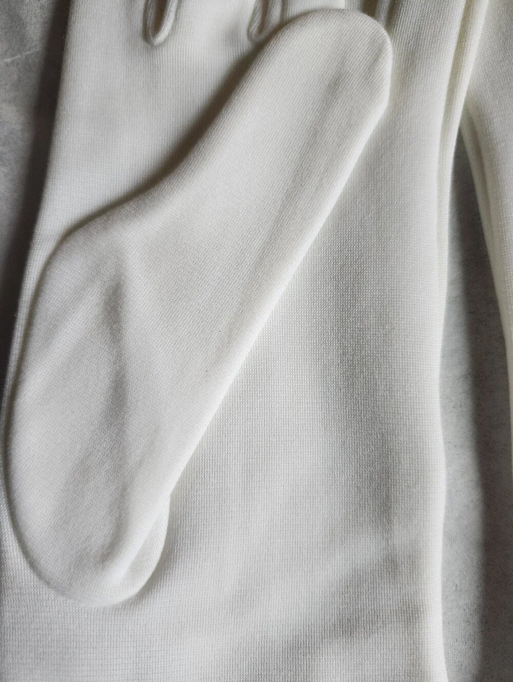 Vtg Fownes Embraceable Classic White Ladies' Dress Gloves- 7.5-8.5